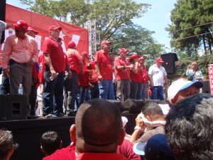 Los candidatos psuvistas le pidieron a los trabajadores su voto de confianza en las próximas elecciones parlamentarias del 26-s. (Foto: Carlos Herrera)